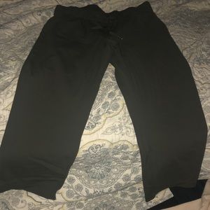 Lululemon on the fly pant size 8
